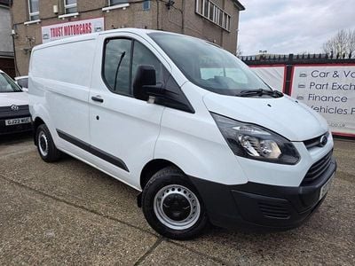 White Used 2017 Ford Transit Custom Van | £10,500 (Good price)
