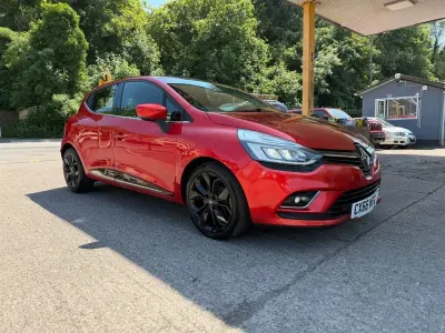Used Renault Clio IV Dynamique 2016 Red Hatchback