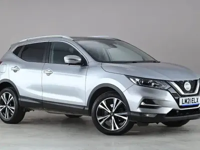 Używany Nissan Qashqai N-Connecta 158 KM (116 kW) 2021 Srebrny SUV
