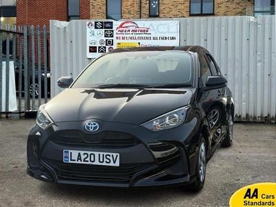 Used Toyota Yaris Hybrid Design 116 HP (85 kW) 2020 Black Hatchback