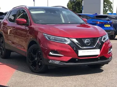 Used Nissan Qashqai Tekna 163 HP (119 kW) 2017 Red SUV