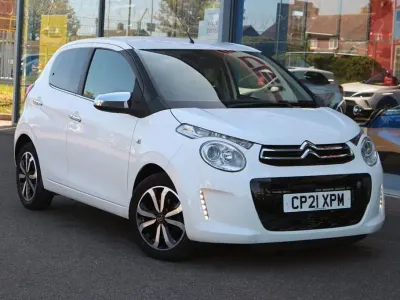 Used Citroën C1 Shine 72 HP (52 kW) 2021 White Hatchback
