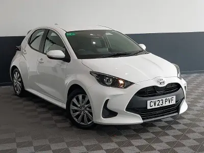 Used Toyota Yaris 116 HP (85 kW) 2023 White Hatchback