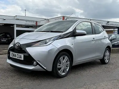 Gebraucht Toyota Aygo x-press 2014 Silber Kleinwagen