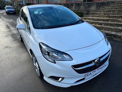 Used Vauxhall Corsa SRi 100 HP (73 kW) 2015 White Hatchback