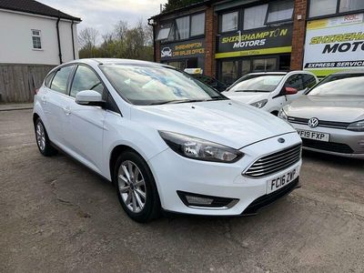 Used Ford Focus Titanium 125 HP (91 kW) 2016 White Hatchback