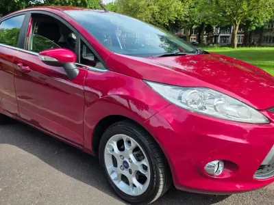 Used Ford Fiesta Zetec 82 HP (60 kW) 2012 Red Hatchback