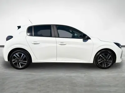 Used Peugeot 208 Active+ 74 HP (54 kW) 2023 White Hatchback