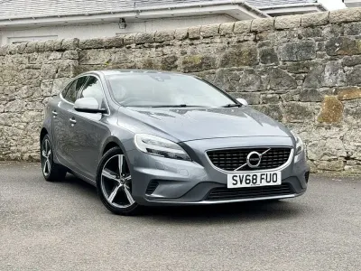 Used Volvo V40 R-Design 122 HP (89 kW) 2018 Grey Hatchback