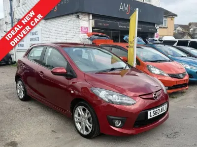 Używany Mazda 2 86 KM (63 kW) 2010 Czerwony Hatchback