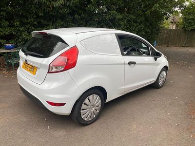 Used Ford Fiesta 2015 White Hatchback