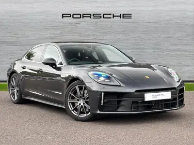 Usado Porsche Panamera 470 CV (345 kW) 2024 Gris Utilitario