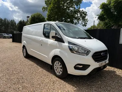 Used Ford Transit Custom Limited 130 HP (95 kW) 2023 White Van