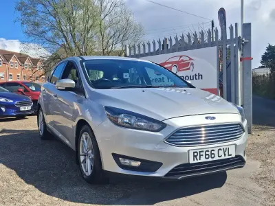 Used Ford Focus Zetec 120 HP (88 kW) 2016 Silver Hatchback