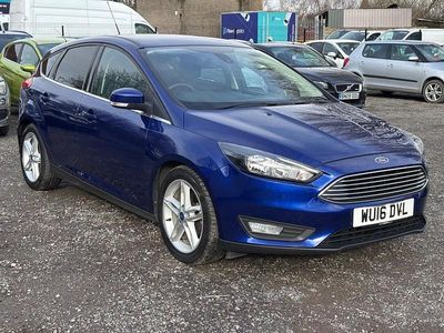 Used Ford Focus Zetec 125 HP (91 kW) 2016 Blue Hatchback
