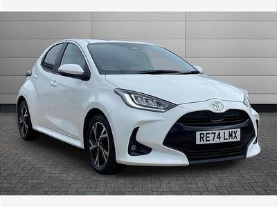 Used Toyota Yaris Hybrid Design 116 HP (85 kW) 2024 White Hatchback