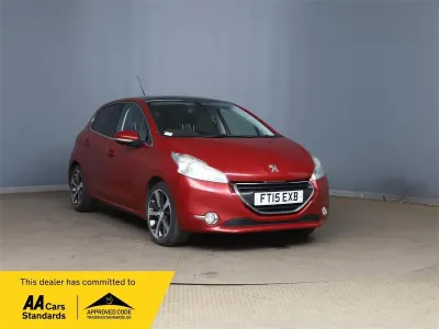Używany Peugeot 208 2015 Czerwony Hatchback