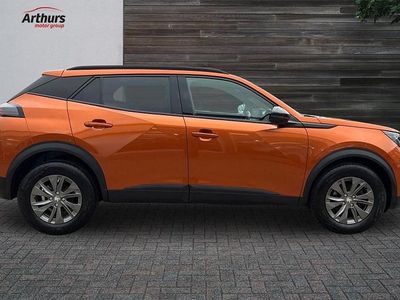 Begagnad Peugeot 2008 Active+ 100 HK (73 kW) 2023 Orange SUV