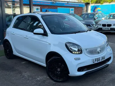 Used Smart ForFour 90 HP (66 kW) 2016 White Hatchback