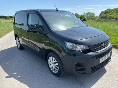 Used Peugeot Partner 100 HP (73 kW) 2022 Black MPV