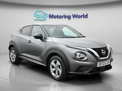 Usado Nissan Juke N-Connecta 114 HP (83 kW) 2023 Cinzento SUV