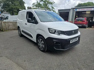 Used Peugeot Partner Premium 131 HP (96 kW) 2021 White MPV
