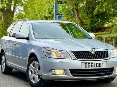 Begagnad Skoda Octavia Elegance 2011 Halvkombi