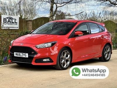 Used Ford Focus ST 250 HP (183 kW) 2016 Red Hatchback