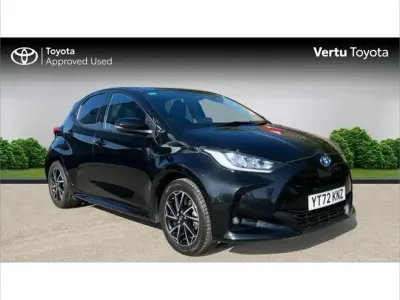 Used Toyota Yaris Hybrid Design 113 HP (83 kW) 2022 Black Hatchback