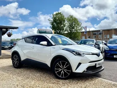 Used Toyota C-HR 122 HP (89 kW) 2018 White SUV