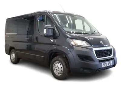 Usado Peugeot Boxer 110 CV (80 kW) 2019 Gris Van