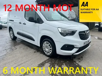 Used Vauxhall Combo Sportive 100 HP (73 kW) 2022 White MPV