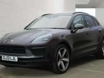 Usado Porsche Macan 265 HP (194 kW) 2023 Castanho SUV