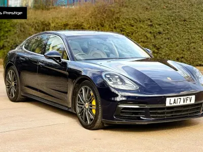 Used Porsche Panamera 440 HP (323 kW) 2017 Blue Hatchback
