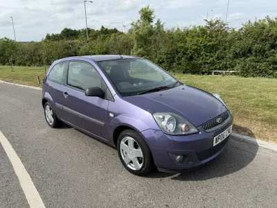 Used Ford Fiesta Zetec 80 HP (58 kW) 2006 Mauve/purple Hatchback