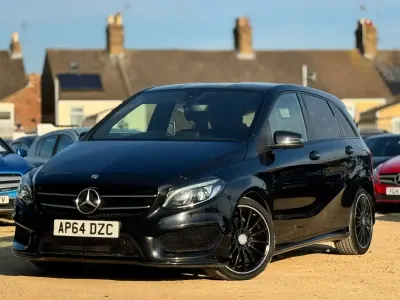 Begagnad Mercedes B200 AMG Line Premium 2015 Svart Minibuss