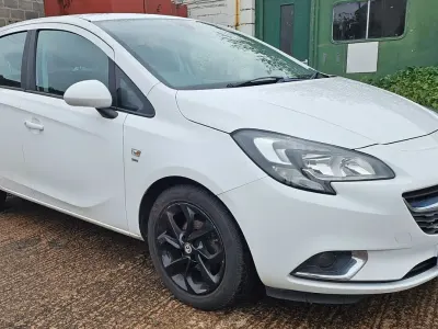 Used Vauxhall Corsa SRi 90 HP (66 kW) 2016 White Hatchback