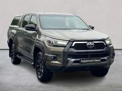 Used Toyota HiLux 204 HP (150 kW) 2023 Brown Pickup