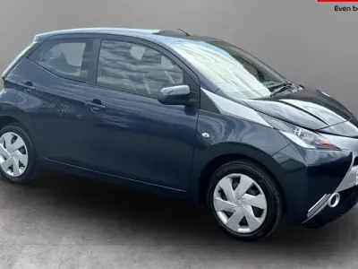 Used Toyota Aygo X-play 69 HP (50 kW) 2016 Blue Hatchback