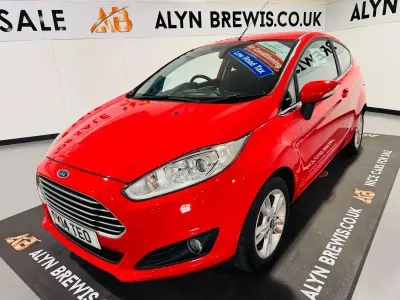 Used Ford Fiesta Zetec 82 HP (60 kW) 2014 Red Hatchback