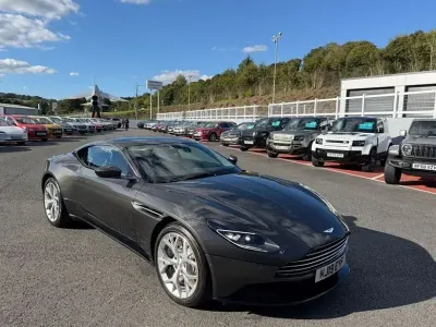 Usado Aston Martin DB11 510 CV (375 kW) 2019 Plateado Coupe