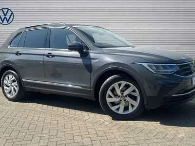 Używany VW Tiguan Life 150 KM (110 kW) 2021 Szary SUV