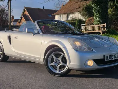Używany Toyota MR2 180 KM (132 kW) 2003 Srebrny Kabriolet