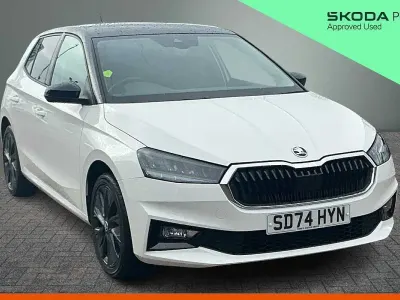 Used Skoda Fabia Design Edition 59 HP (43 kW) 2024 Candy white black magic pearl effect Hatchback