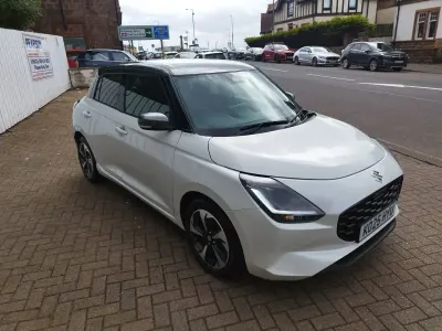 Used Suzuki Swift 2025 White Hatchback