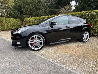 Black Used 2015 Ford Focus ST Hatchback | £7,145 (Good price)