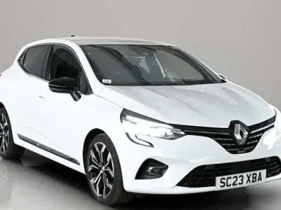 Used Renault Clio Techno 90 HP (66 kW) 2023 White Hatchback