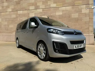 Usado Citroën Spacetourer Business Class 180 HP (132 kW) 2025 Prateado Monovolume