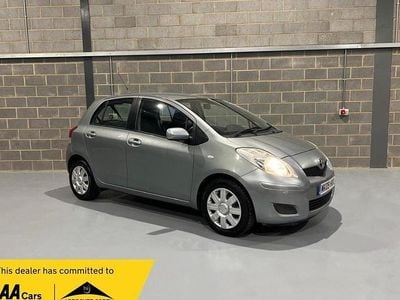 Silver Used 2009 Toyota Yaris Hatchback | £3,695 (Fair price)