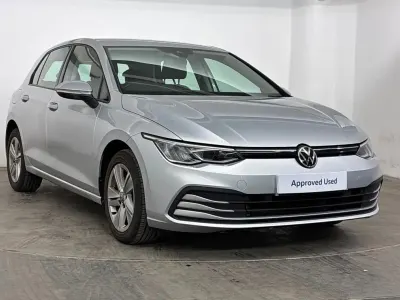 Used VW Golf VIII Life 147 HP (108 kW) 2021 Silver Hatchback